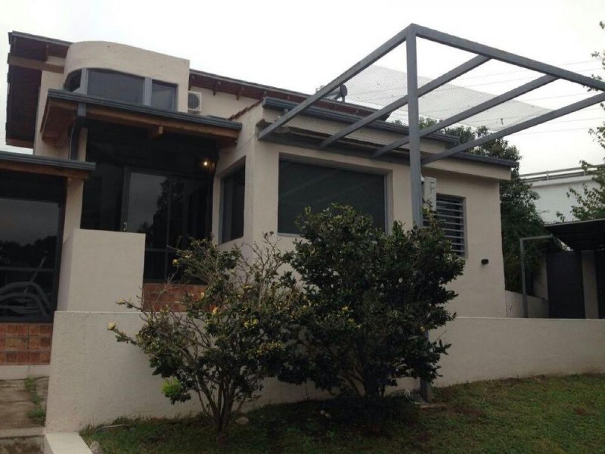 3 bedrooms House in Cordoba, Argentina No. 1856