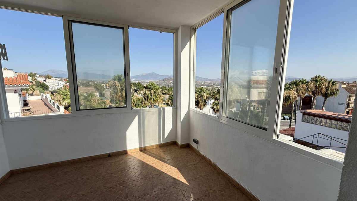 Apartamento de 3 dormitorios en Alhaurín el Grande, Spain No. 275031