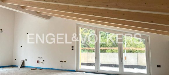 2 Schlafzimmer Penthouse in Mori, Italy, Nr. 102224 4