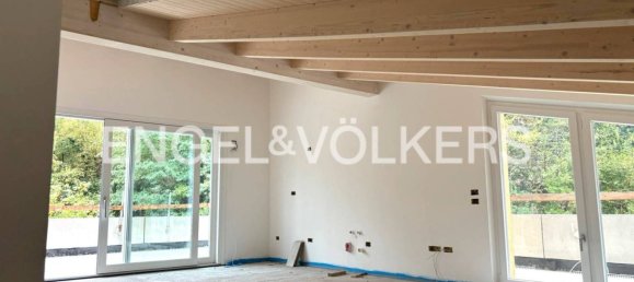 2 Schlafzimmer Penthouse in Mori, Italy, Nr. 102224 2