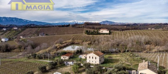 8 rooms House in Monteprandone, Italy No. 124717 3