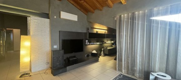 4 rooms Apartment in Curtarolo, Italy No. 61905 2