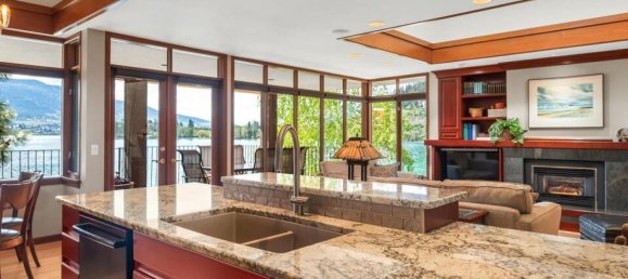 4 bedrooms House in British Columbia, Canada No. 1229 8