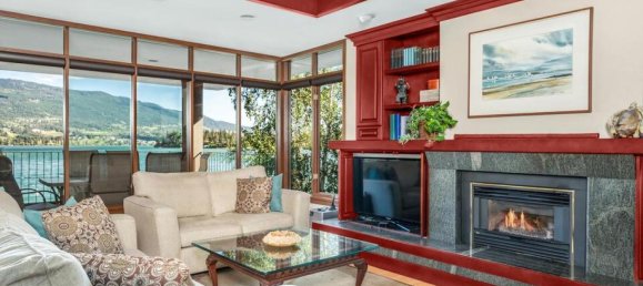 4 bedrooms House in British Columbia, Canada No. 1229 4