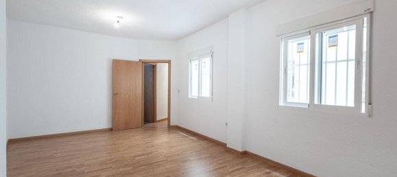 Apartamento de 3 dormitorios en Granada, Spain No. 148253 2