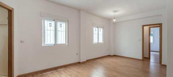 Apartamento de 3 dormitorios en Granada, Spain No. 148253 3