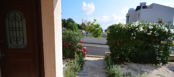 4 rooms Villa in Paphos, Cyprus No. 13242 13