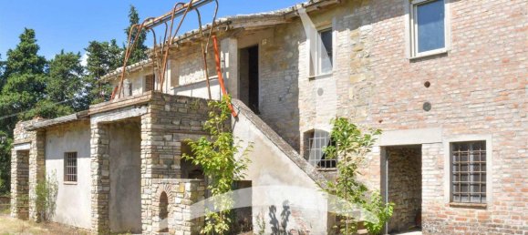 6 bedrooms House in Perugia, Italy No. 1406 3