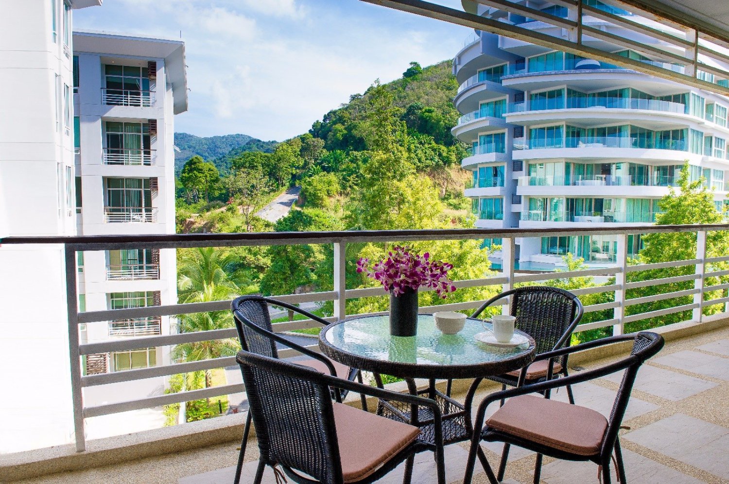 1 bedroom Condo in Karon, Thailand No. 6176