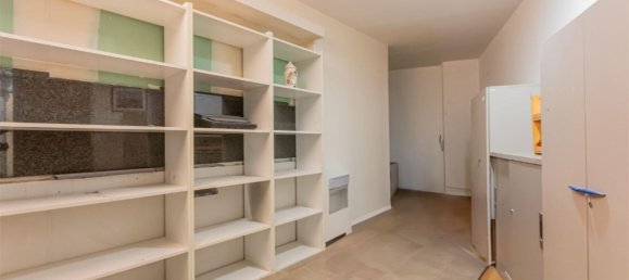 Propiedad comercial en L'Hospitalet de Llobregat, Spain 245 m² No. 191210 8