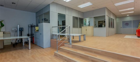 Propiedad comercial en L'Hospitalet de Llobregat, Spain 245 m² No. 191210 3