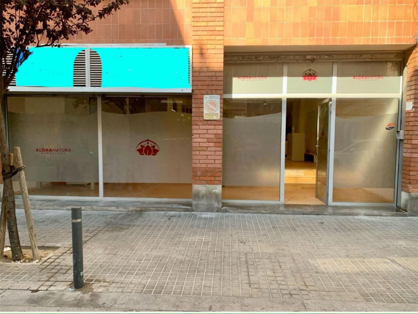 Propiedad comercial en L'Hospitalet de Llobregat, Spain 245 m² No. 191210
