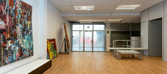 Propiedad comercial en L'Hospitalet de Llobregat, Spain 245 m² No. 191210 5