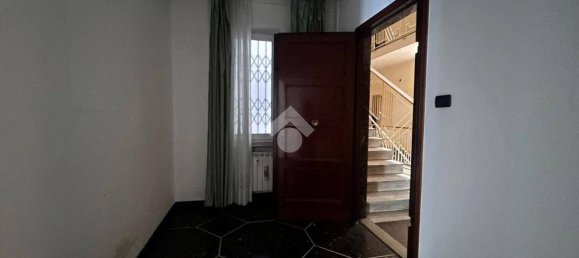 4 Schlafzimmer Wohnung in Genoa, Italy, Nr. 275631 4