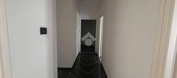 4 Schlafzimmer Wohnung in Genoa, Italy, Nr. 275631 33