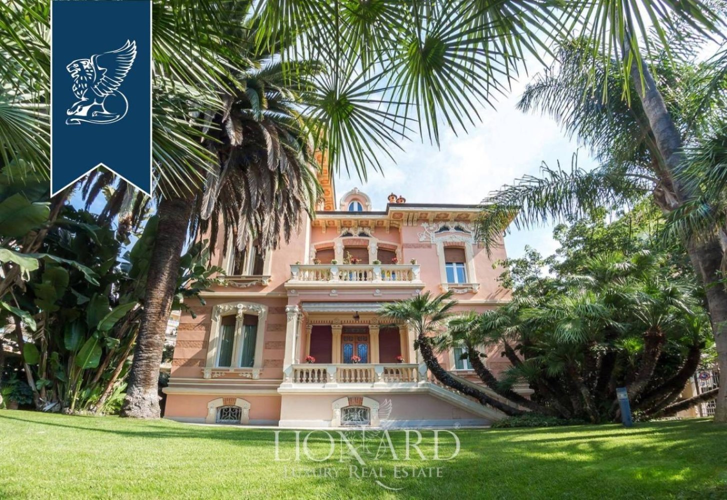 8 bedrooms Villa in Taggia, Italy No. 317536