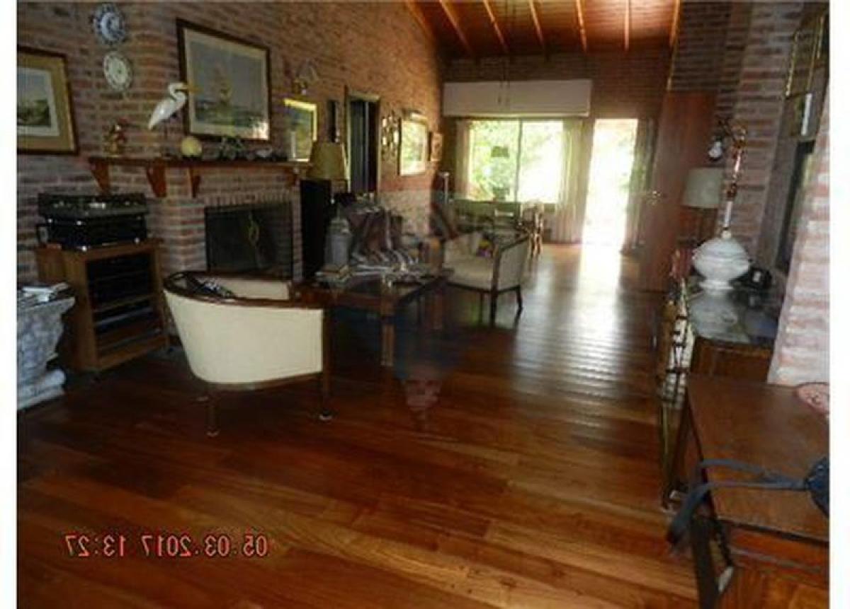 3 bedrooms House in Mar del Plata, Argentina No. 79122