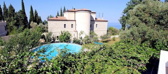 4 bedrooms Commercial property in Budva, Montenegro No. 112 23