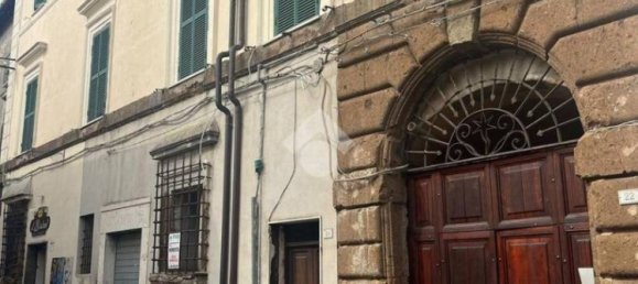 100m² Commercial property in Gallicano nel Lazio, Italy No. 61643 2