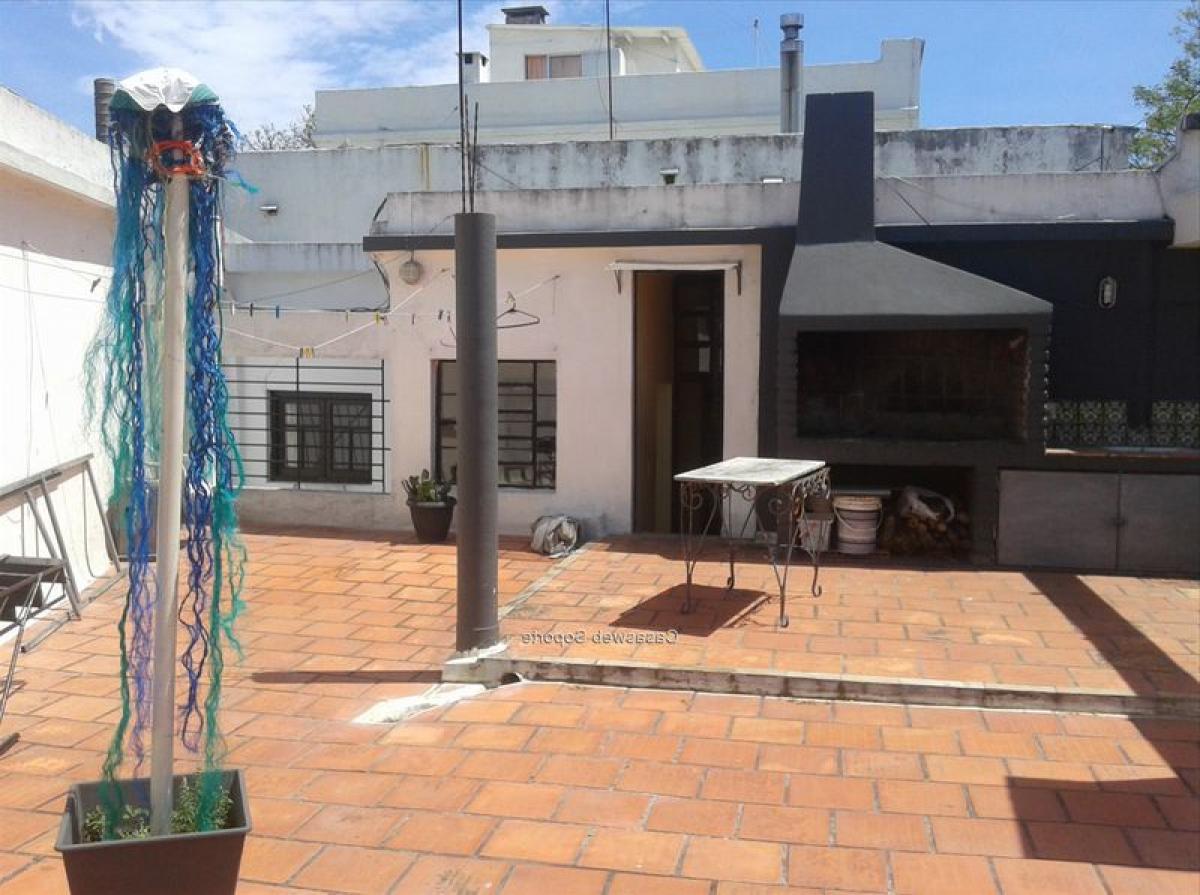 3 bedrooms House in Montevideo, Uruguay No. 2118