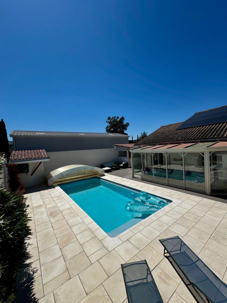 6 bedrooms House in Cugnaux, France No. 337834