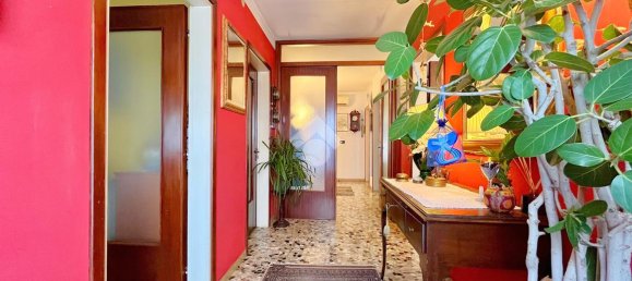 6 rooms House in Udine, Italy No. 235557 4