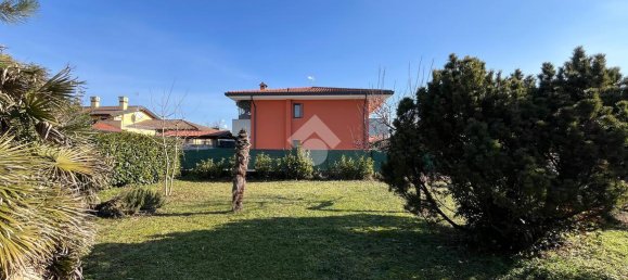 6 rooms House in Udine, Italy No. 235557 38