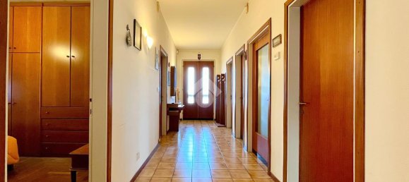 6 rooms House in Udine, Italy No. 235557 32
