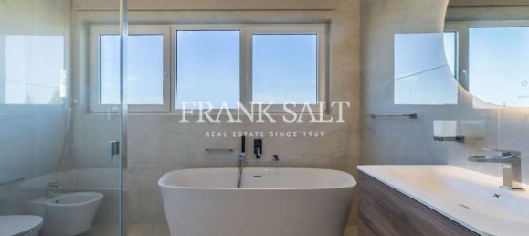 4 bedrooms Villa in Swieqi, Malta No. 10370 20