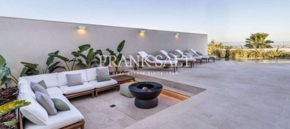 4 bedrooms Villa in Swieqi, Malta No. 10370 3