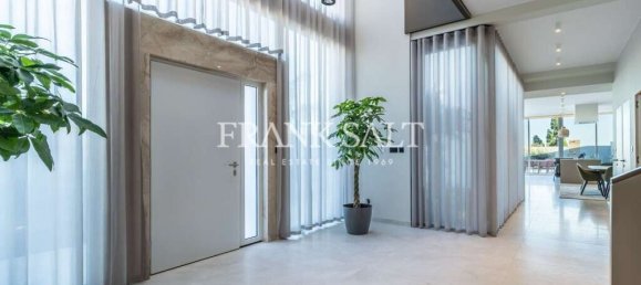 4 bedrooms Villa in Swieqi, Malta No. 10370 8