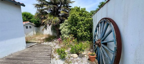 3 bedrooms House in La Flotte, France No. 185247 6