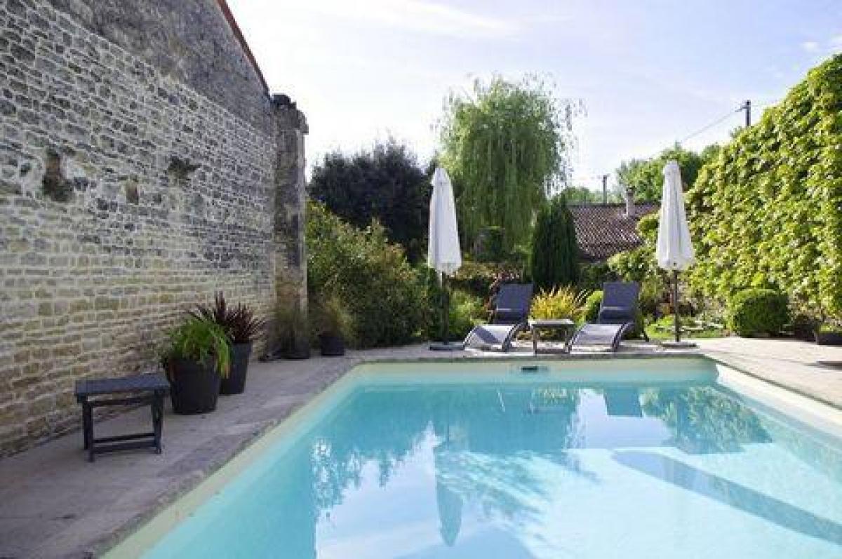 5 chambres Maison à Cognac, France No. 32473