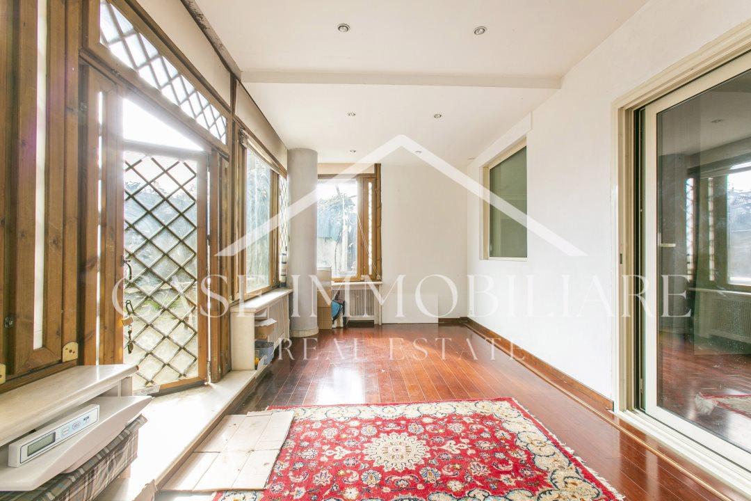 Apartamento de 4 habitaciónes en Rome, Italy No. 158000