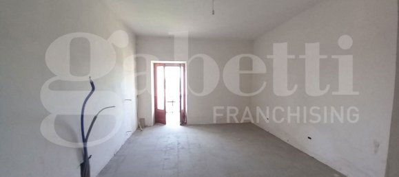 4 bedrooms House in Monte San Giovanni Campano, Italy No. 358354 6