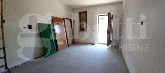 4 bedrooms House in Monte San Giovanni Campano, Italy No. 358354 8