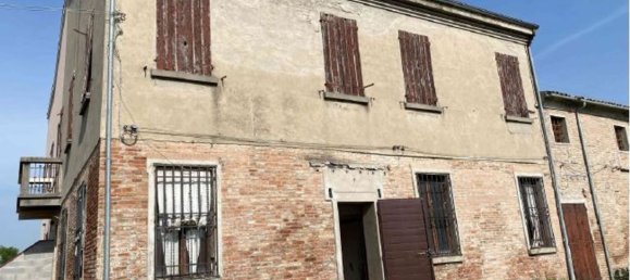 7 rooms Apartment in Ferrara, Italy No. 25121 46