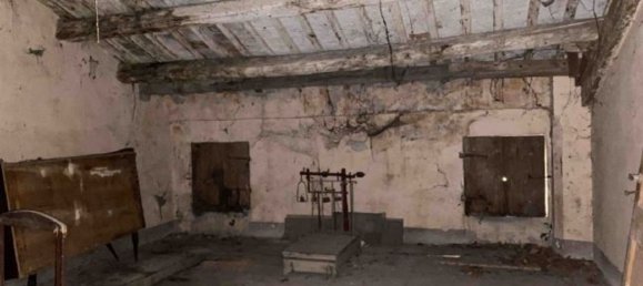 7 rooms Apartment in Ferrara, Italy No. 25121 37