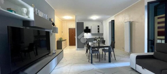 3 rooms Apartment in Monza, Italy No. 15497 5