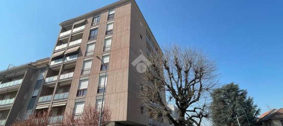 3 rooms Apartment in Monza, Italy No. 15497 26