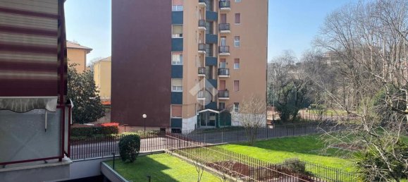 3 rooms Apartment in Monza, Italy No. 15497 11