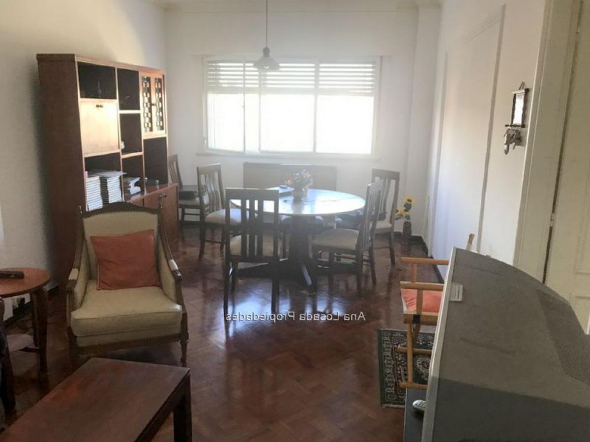 Apartamento de 3 dormitorios en Montevideo, Uruguay No. 8485