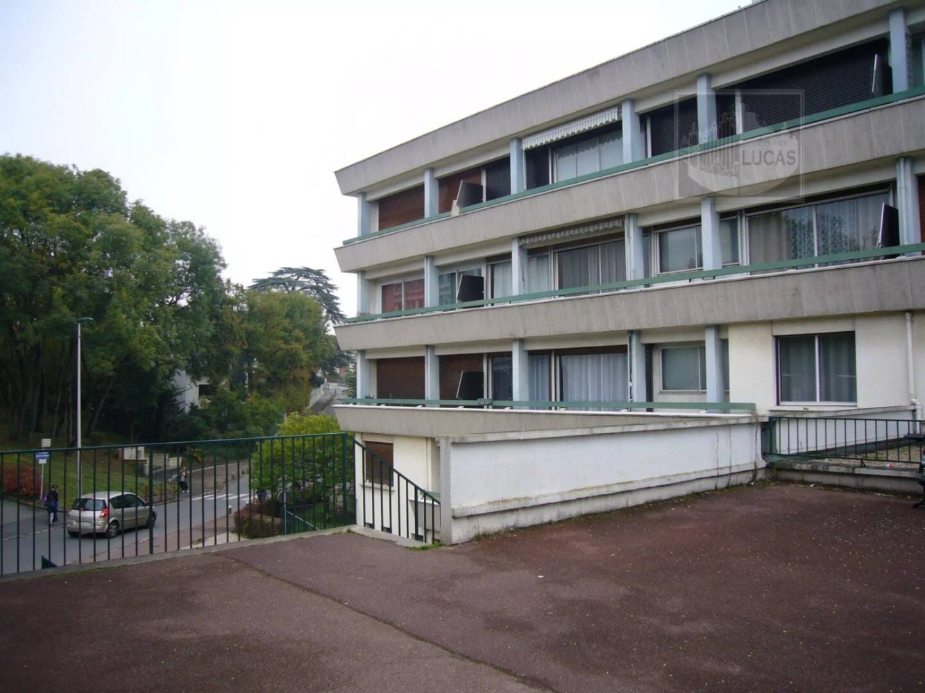 Apartamento de 2 dormitorios en Chatenay-Malabry, France No. 168012