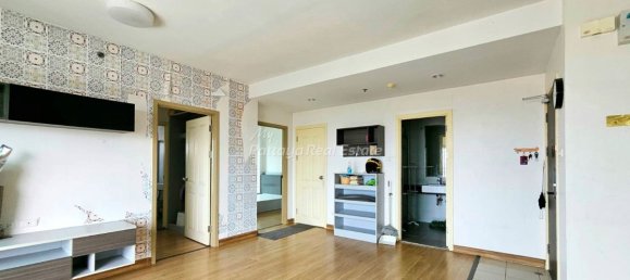 2 bedrooms Condo in Pattaya, Thailand No. 24485 2