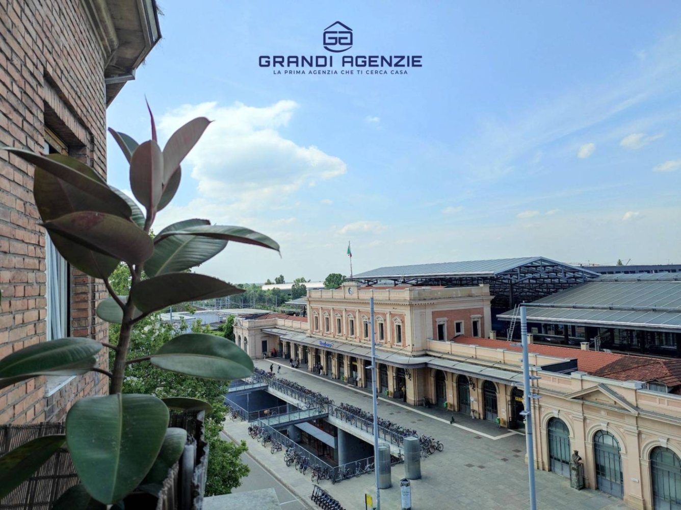 4 bedrooms Apartment in Parma, Italy No. 368496