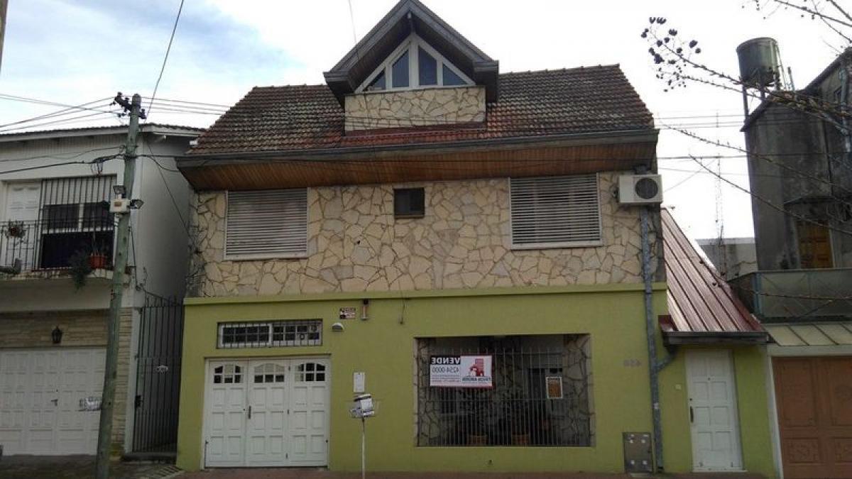 4 bedrooms House in Quilmes, Argentina No. 70916