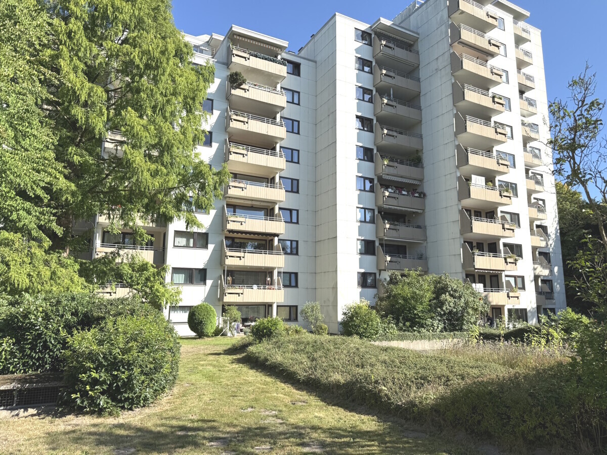 Квартира с 4 комнатами в Бремен, Германия № 337456