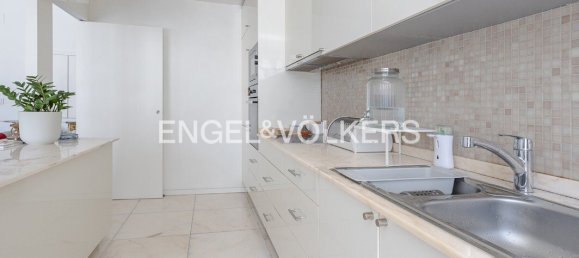 3 bedrooms Apartment in Lisbon, Portugal No. 9730 17