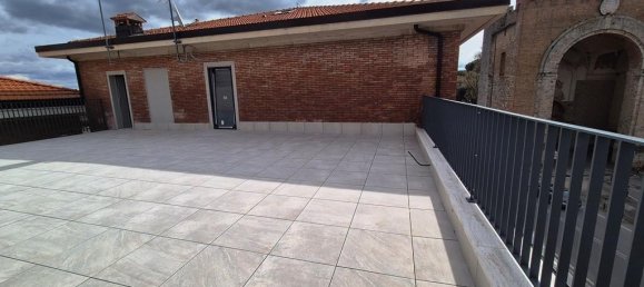 5 rooms Penthouse in Siena, Italy No. 161249 2