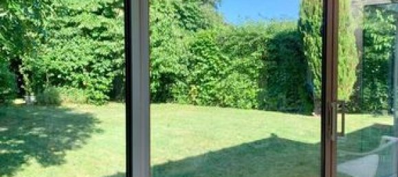 3 bedrooms House in Noisy-le-Grand, France No. 359323 3